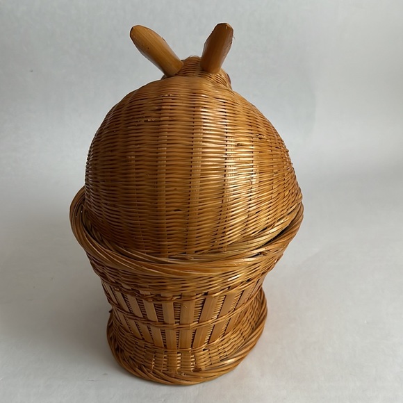 Vintage Rabbit Wicker Basket - Picture 3 of 10
